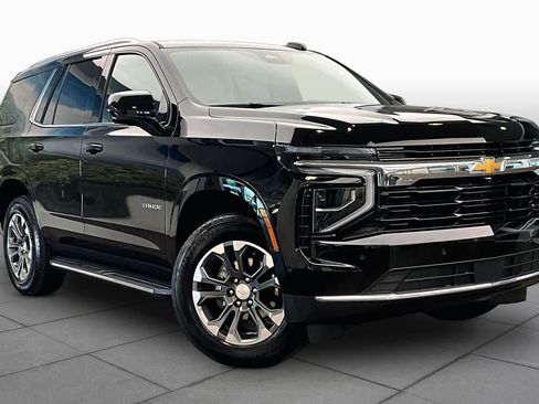 Used 2025 Chevrolet Tahoe LS RWD image 3