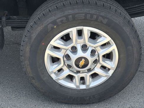 Used 2025 Chevrolet Silverado 2500 LT w/ Convenience Package AWD/4WD image 16