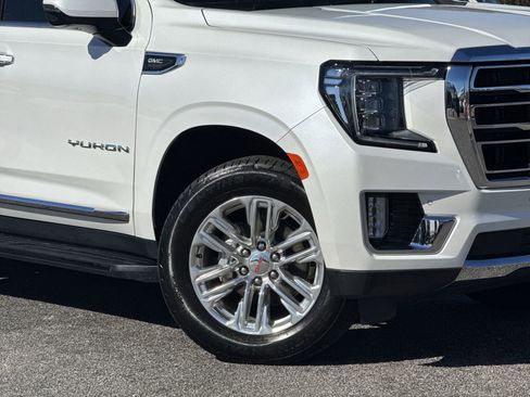 Used 2024 GMC Yukon SLT w/ SLT Premium Package image 13