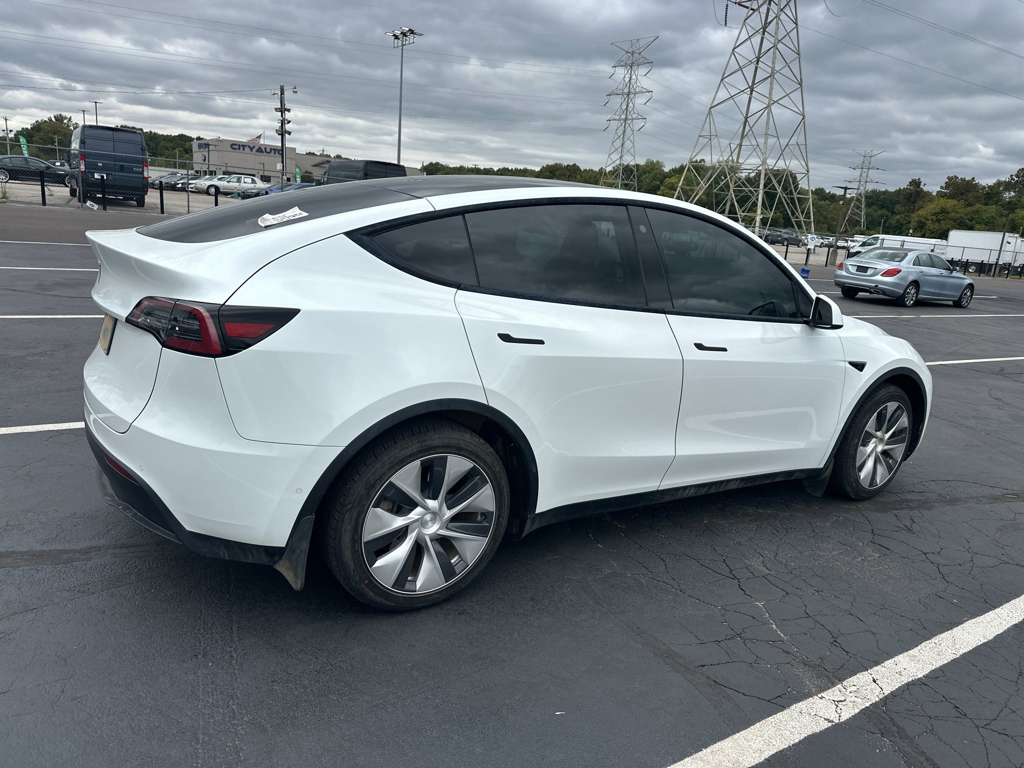 Used 2021 Tesla Model Y Long Range AWD/4WD image 5