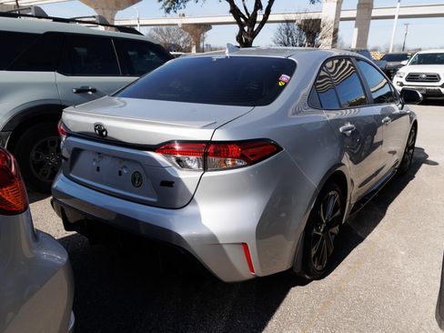 Used 2025 Toyota Corolla SE image 8