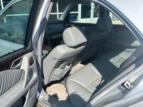 Used 1999 Mercedes-Benz E 320 4MATIC Sedan image 16