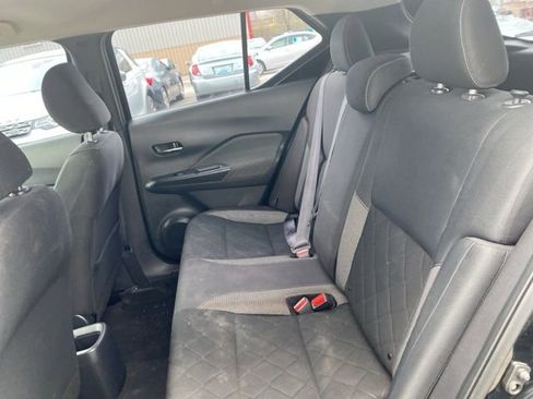 Used 2020 Nissan Kicks SV image 18