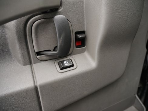 Used 2019 Chevrolet Express 2500 w/ Driver Convenience Package image 24