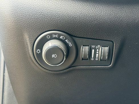 Used 2024 Jeep Compass Latitude AWD/4WD image 27