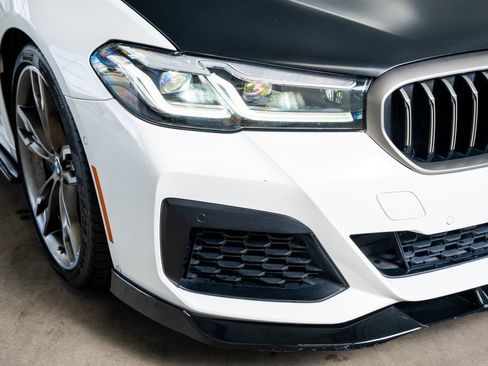 Used 2021 BMW M550i xDrive w/ Premium Package image 18