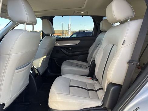 Used 2024 MAZDA CX-90 3.3 Turbo w/ Premium Package image 11