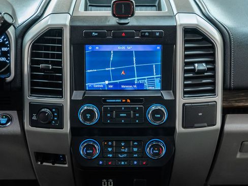 Certified 2020 Ford F150 Lariat image 30