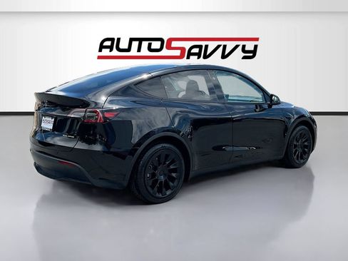 Used 2024 Tesla Model Y Long Range AWD/4WD image 7