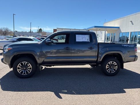 Used 2022 Toyota Tacoma TRD Sport w/ Technology Package AWD/4WD image 2