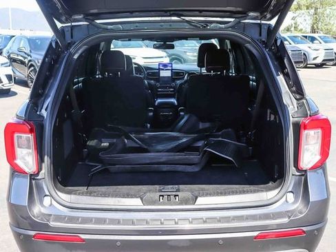 Used 2020 Ford Explorer Platinum w/ Premium Technology Package AWD/4WD image 32