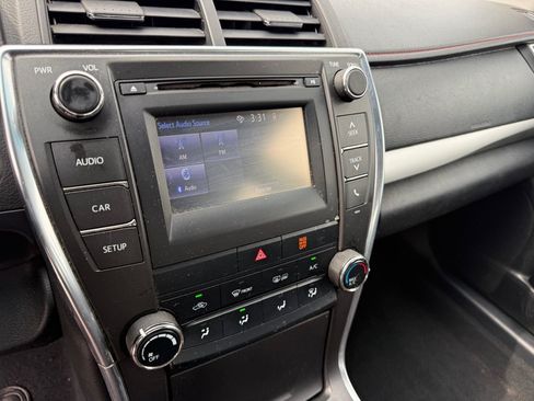 Used 2017 Toyota Camry SE FWD image 11