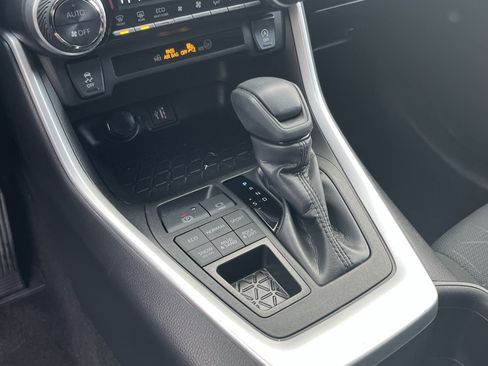Certified 2024 Toyota RAV4 XLE AWD/4WD image 25