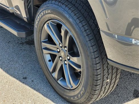 Used 2023 Ford F150 Lariat image 7