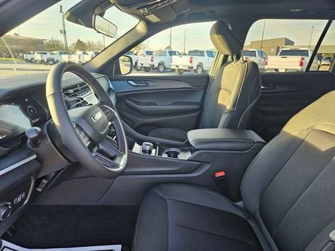 New 2026 Jeep Grand Cherokee Laredo X RWD image 9