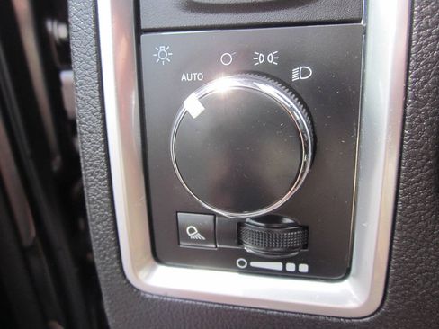 Used 2017 RAM 1500 Classic SLT RWD image 29