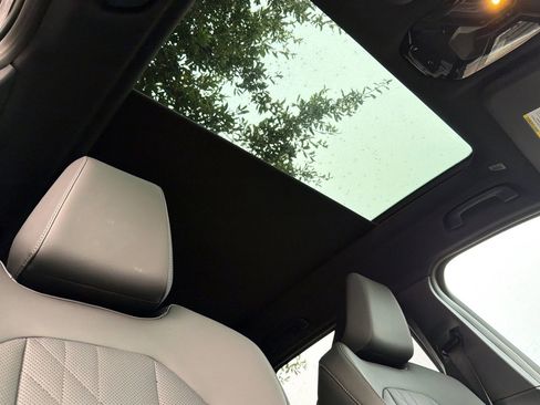 Used 2025 BMW X3 xDrive30i w/ Convenience Package image 21