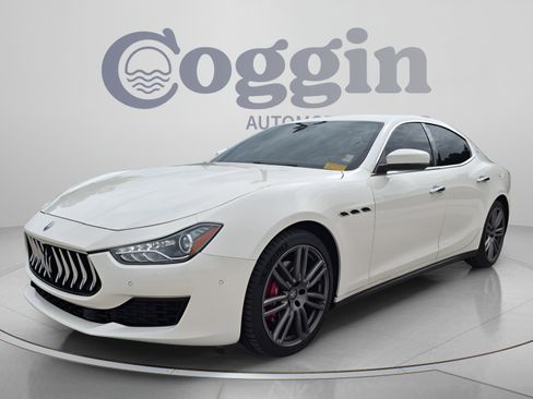 Used 2018 Maserati Ghibli RWD image 2