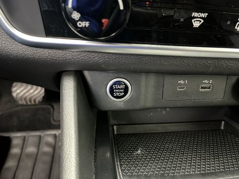 Used 2023 Nissan Rogue S image 18