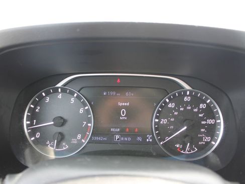 Used 2025 Nissan Frontier SV image 18