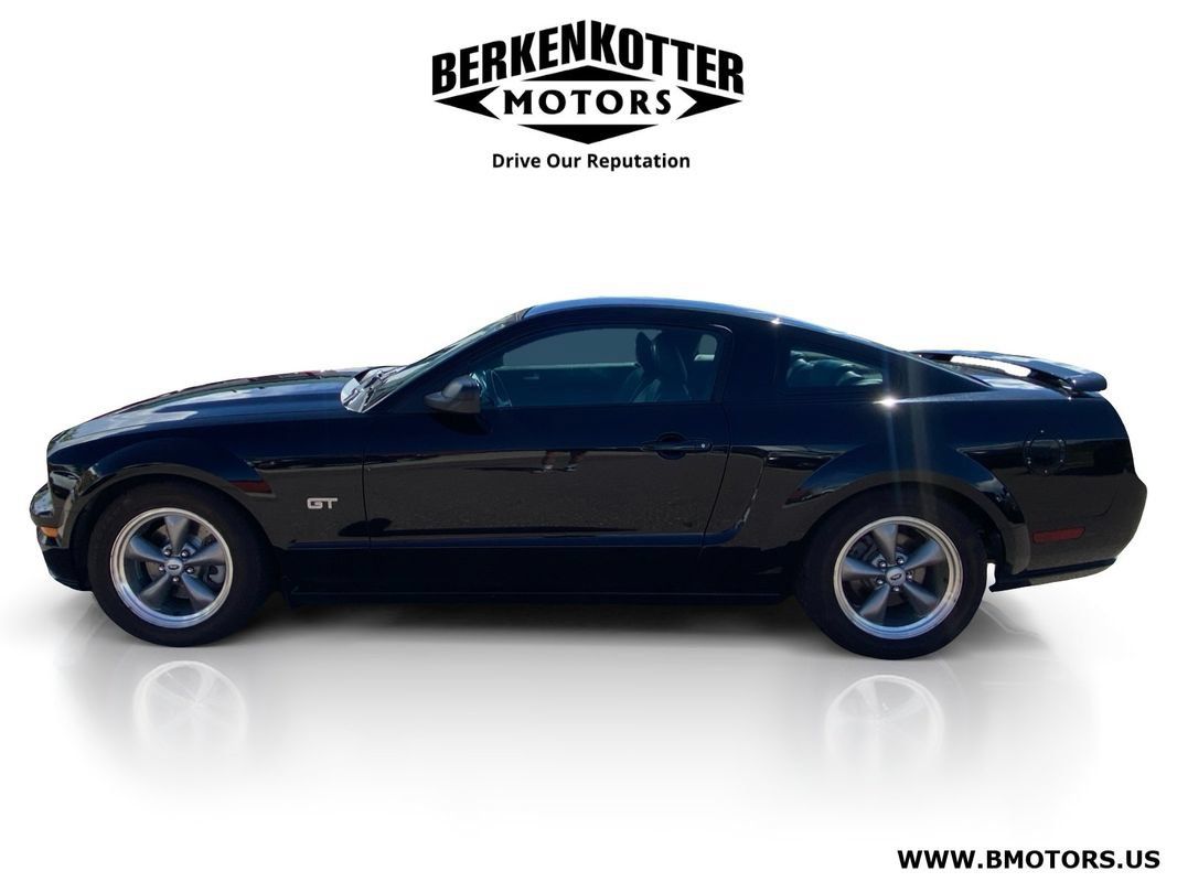 Used 2006 Ford Mustang GT RWD image 6