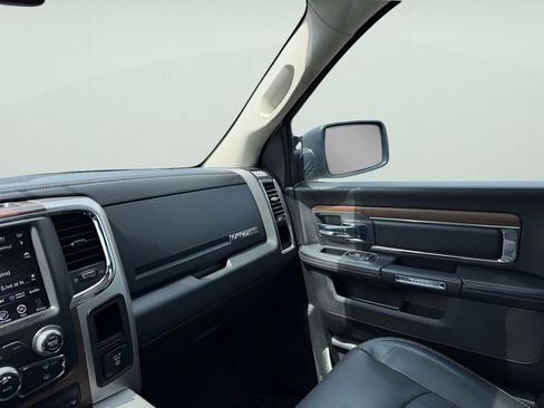 Used 2017 RAM 1500 Laramie w/ Convenience Group AWD/4WD image 29