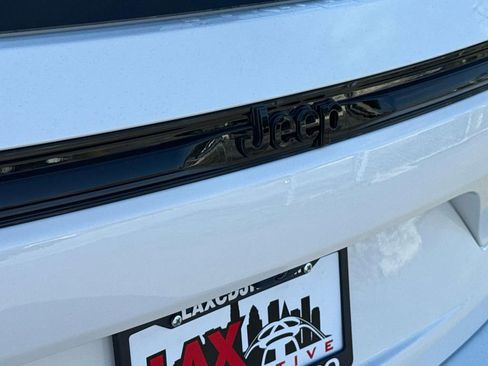 New 2025 Jeep Grand Cherokee Altitude image 5