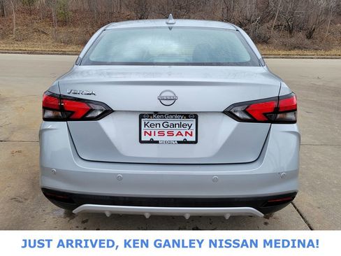 Certified 2025 Nissan Versa SV image 4