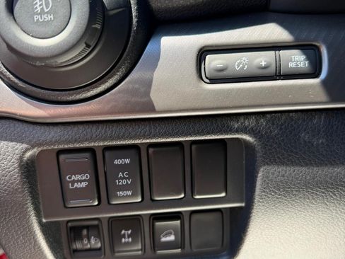 Used 2023 Nissan Titan PRO-4X w/ Pro-4x Convenience Package AWD/4WD image 15
