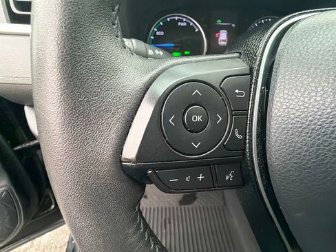 Used 2021 Toyota RAV4 XLE Premium AWD/4WD image 17
