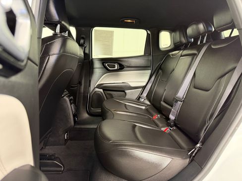 Used 2025 Jeep Compass Limited AWD/4WD image 12
