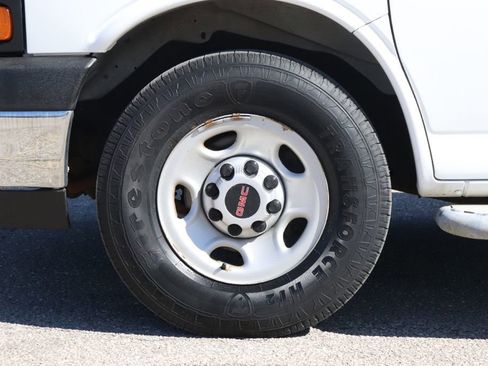 Used 2017 GMC Savana 2500 image 24