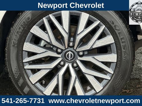 Used 2024 Nissan Altima 2.5 SV w/ SV Premium Package image 26