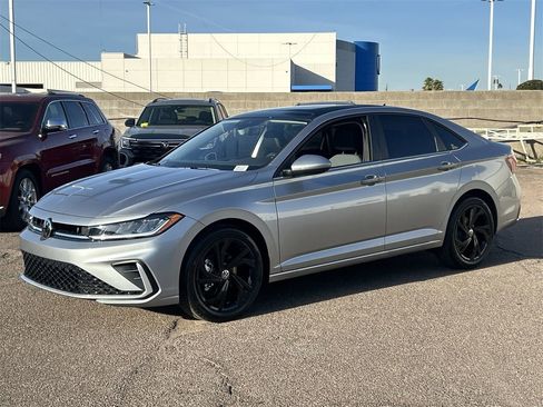 New 2026 Volkswagen Jetta SE image 3