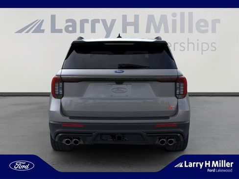New 2026 Ford Explorer ST w/ Sun And Sound Package image 5