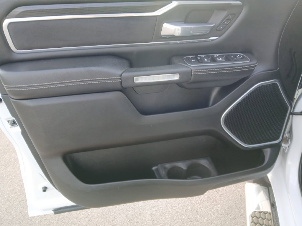 Used 2023 RAM 1500 Laramie AWD/4WD image 12