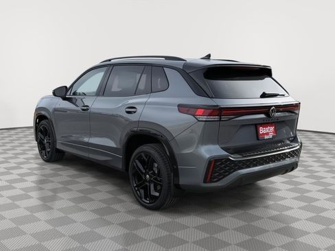 New 2026 Volkswagen Tiguan SE R-Line image 5