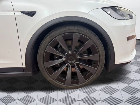 Used 2023 Tesla Model X image 10