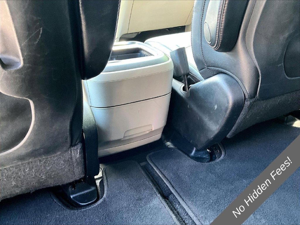 Used 2017 Chrysler Pacifica Touring-L Plus FWD image 30