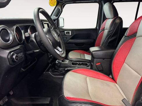 Used 2018 Jeep Wrangler Unlimited Sahara w/ Dual Top Group image 4