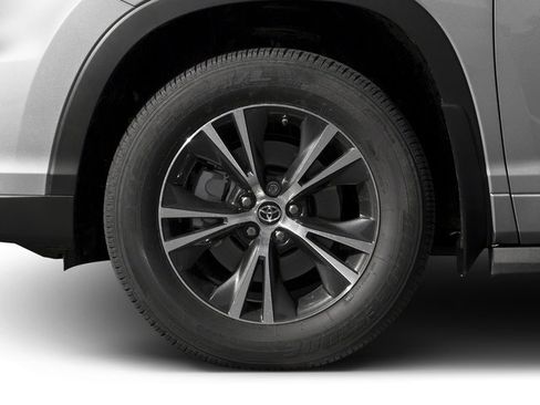 Used 2016 Toyota Highlander XLE AWD/4WD image 11