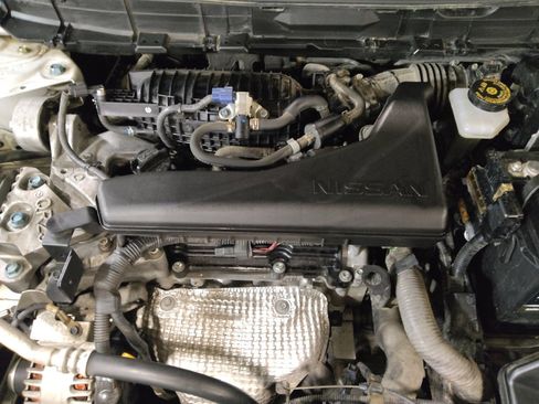 Used 2020 Nissan Rogue SV FWD image 30