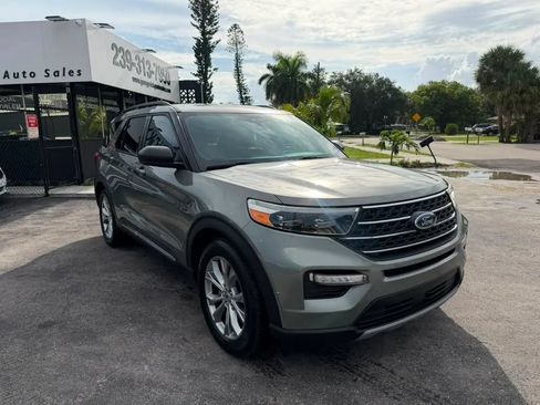 Used 2020 Ford Explorer XLT w/ Equipment Group 202A RWD image 3