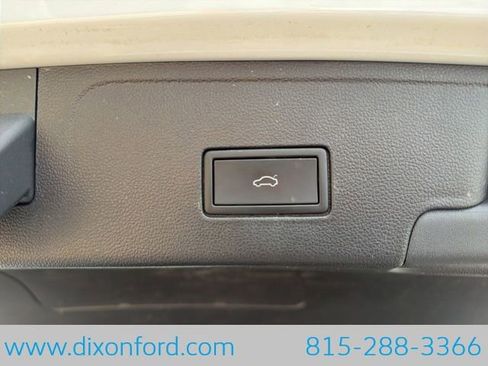 Used 2024 Volkswagen Atlas Cross Sport SEL Premium R-Line AWD/4WD image 28