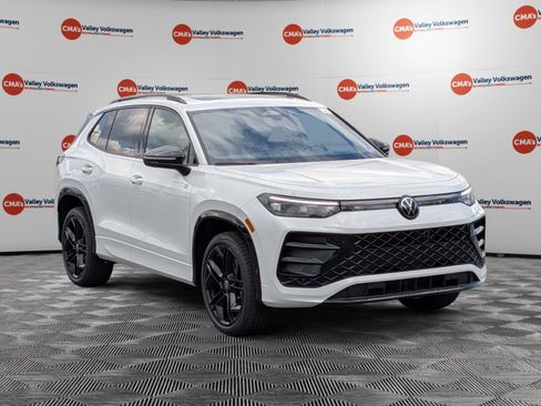 New 2026 Volkswagen Tiguan SE R-Line AWD/4WD image 3