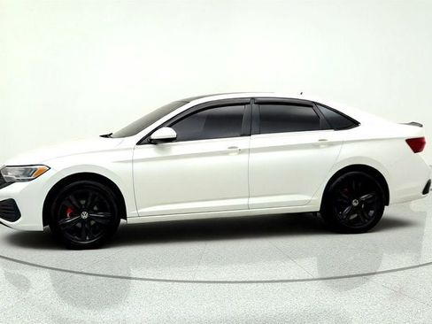 Used 2022 Volkswagen Jetta SE w/ Panoramic Sunroof Package FWD image 8