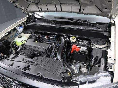 New 2025 Ford Maverick XLT w/ XLT Luxury Package image 11