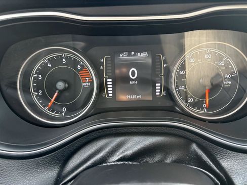 Used 2019 Jeep Cherokee Latitude w/ Popular Appearance Group AWD/4WD image 20