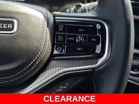 Used 2023 Jeep Grand Wagoneer Series II AWD/4WD image 25