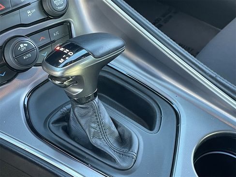 Used 2019 Dodge Challenger SXT image 27